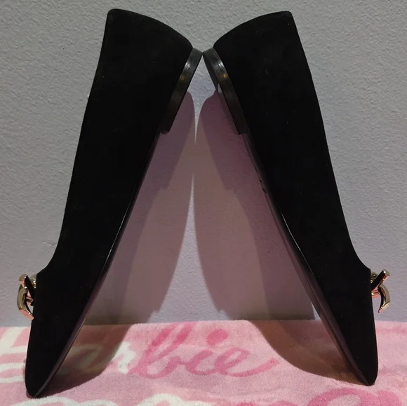 Women's Salvatore Ferragamo Gold Bow Detail Black Loafer, Size 7.5 - Picture 4 of 7